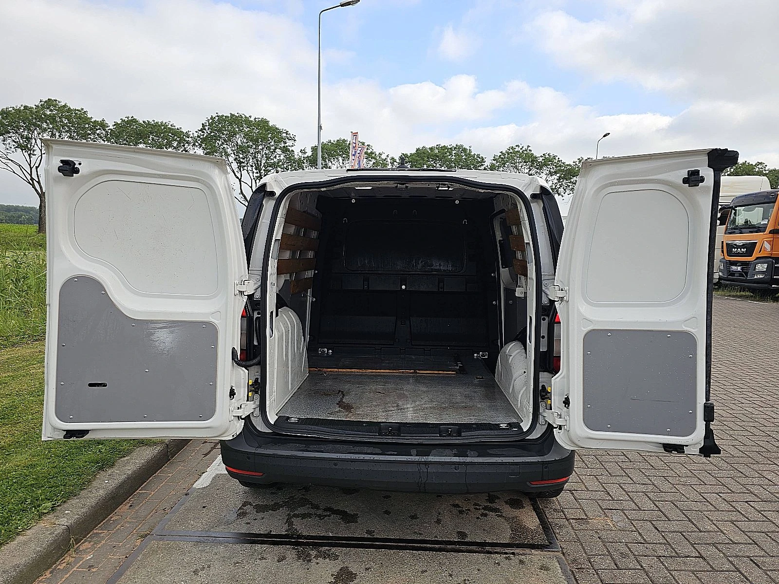 Volkswagen Caddy 2021 - 2.0 immagine 11