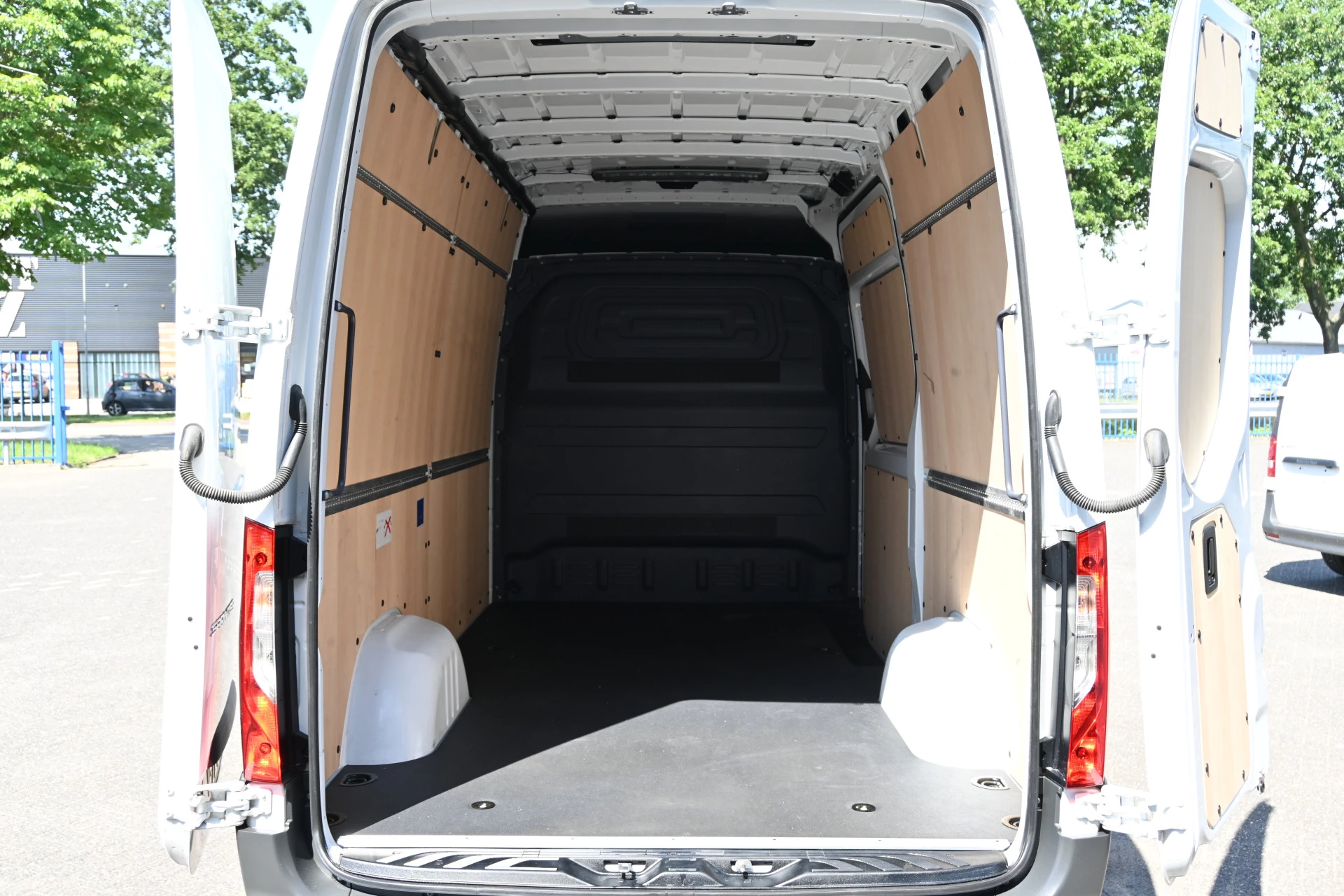 Mercedes-Benz Sprinter 2024 - 317 CDI L2H2 Pro obrázek 13