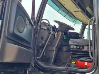 Volvo FH 2010 - 460 Berdex 3 deck livestock - Loadlift - Lifting roof - Steering axle - Manual gearbox - Full air obrazek 15