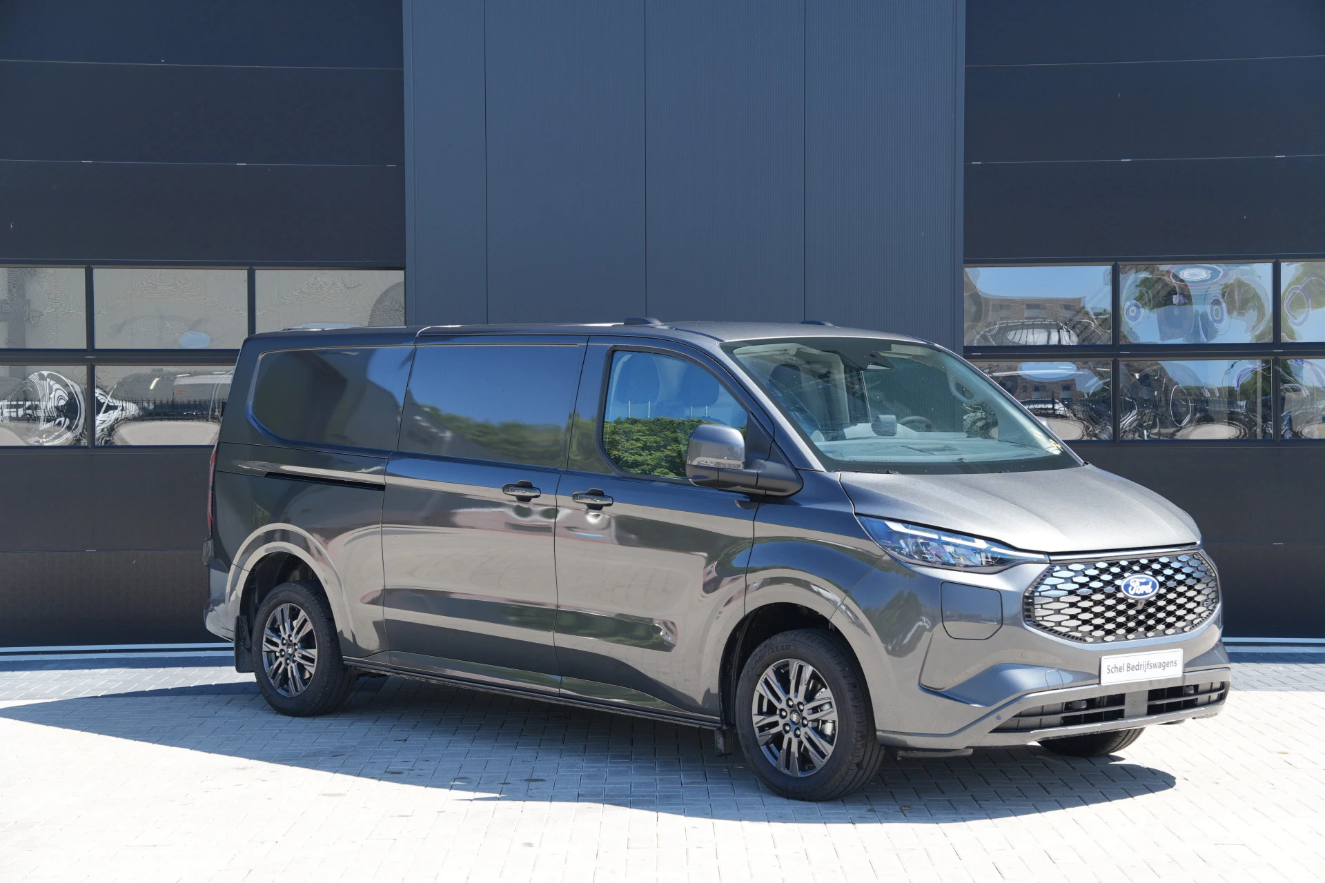 Ford E-Transit Custom 2026 - 340 L2H1 Limited 71 kWh 218pk - AGR Bestuurdersstoel - 2x Schuifdeur - LED - 360 Camera - B&O - ACC - Navi - Stoel/Stuurverwarming - Rijklaar immagine 3