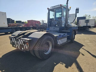 Terberg RT283 | TERMINAL TRACTOR 4X4| TURNING CHAIR. | AUTOMATIC GEAR |19208 HOURS HYDRAULIC SYSTEM. 2016 - N/A immagine 4