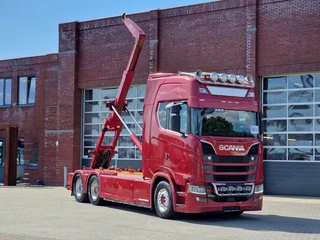 Scania S 2017 - S580 V8 NGS Highline 6x2 - AJK Hydrolift hook - Custom interior - Full air - 4.55 WB te koop