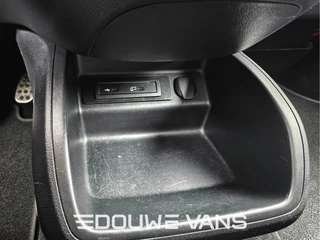 Mercedes-Benz V-Class 2022 - V300 L2 DC 4-Matic AMG Line 360 Camera Navi DAB zdjecie 32