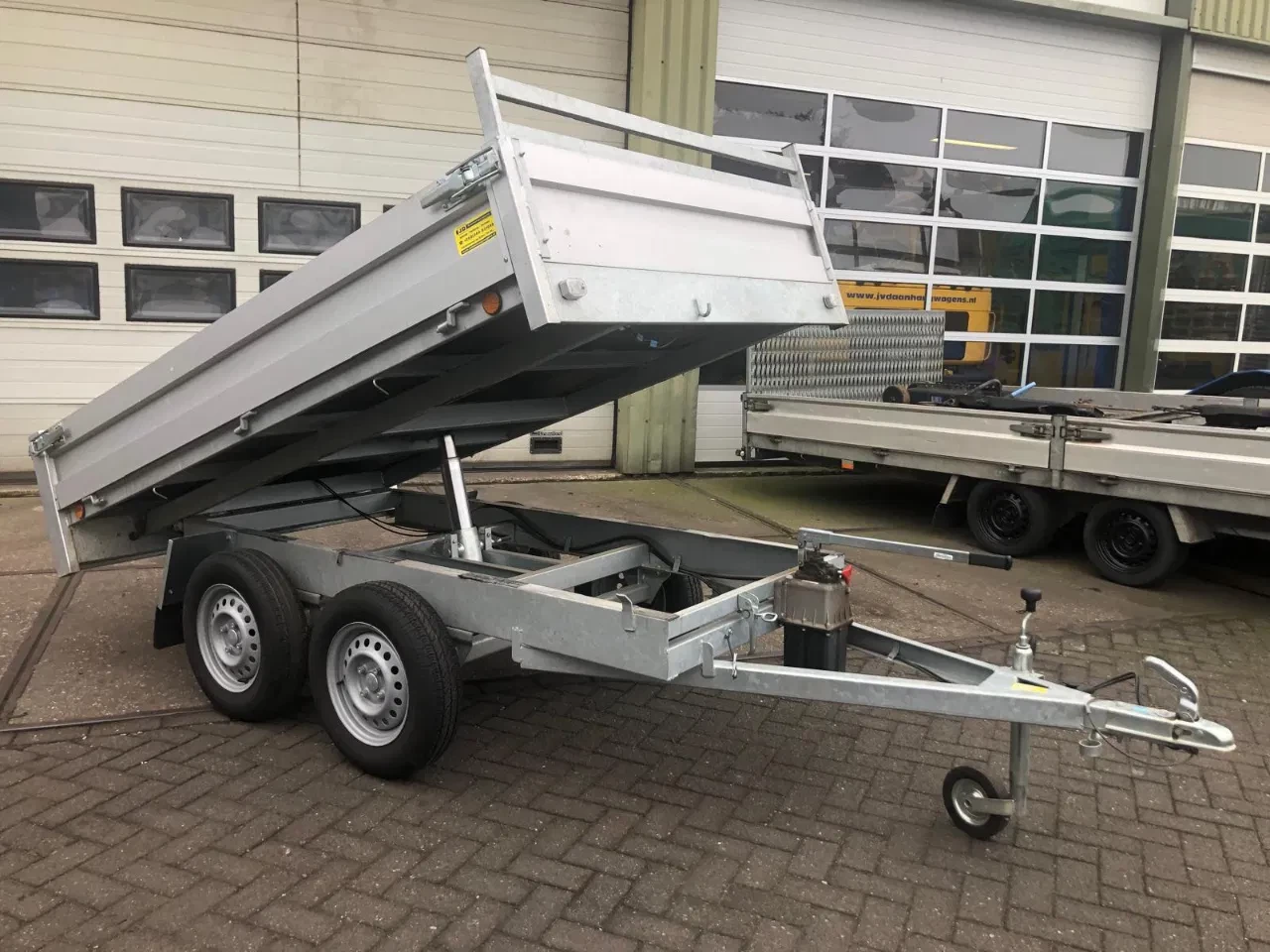 Diversen 2024 - Tandem as Kipper Merk Y-ALKO Type 750 TJL 000962 750 kg. ongeremd . afbeelding 1