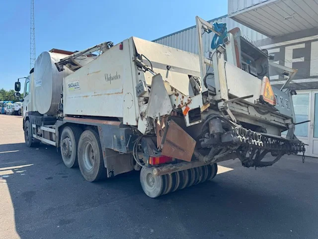 DAF 85 2011 - CF 360 , 6x2 , Manual Gearbox , accident right side , drives in yard afbeelding 6