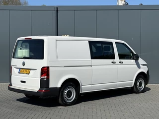 Volkswagen Transporter 2020 - 2.0 TDI / L2H1 / 6-PERS DUBBELE CABINE / ZEER NETJES / ACHTERKLEP / INRICHTING / CRUISE imagen 3