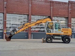 Liebherr N/A 2009 - A900C - 95 KW - Central Greasing - obrazek 32