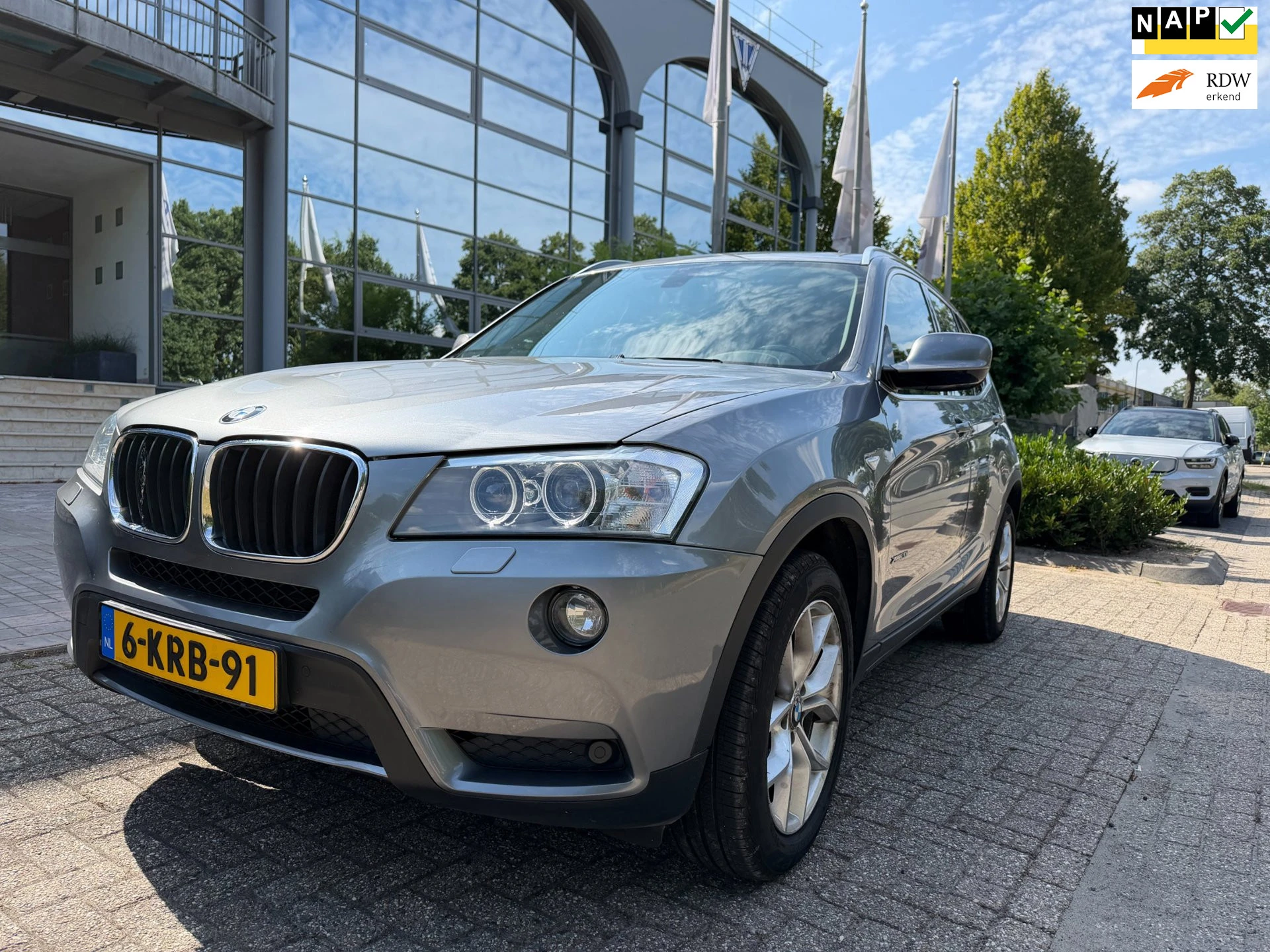BMW X3 2013 - XDrive20i High Executive aut ,leder int,navi, trekh,N.A.P image 1