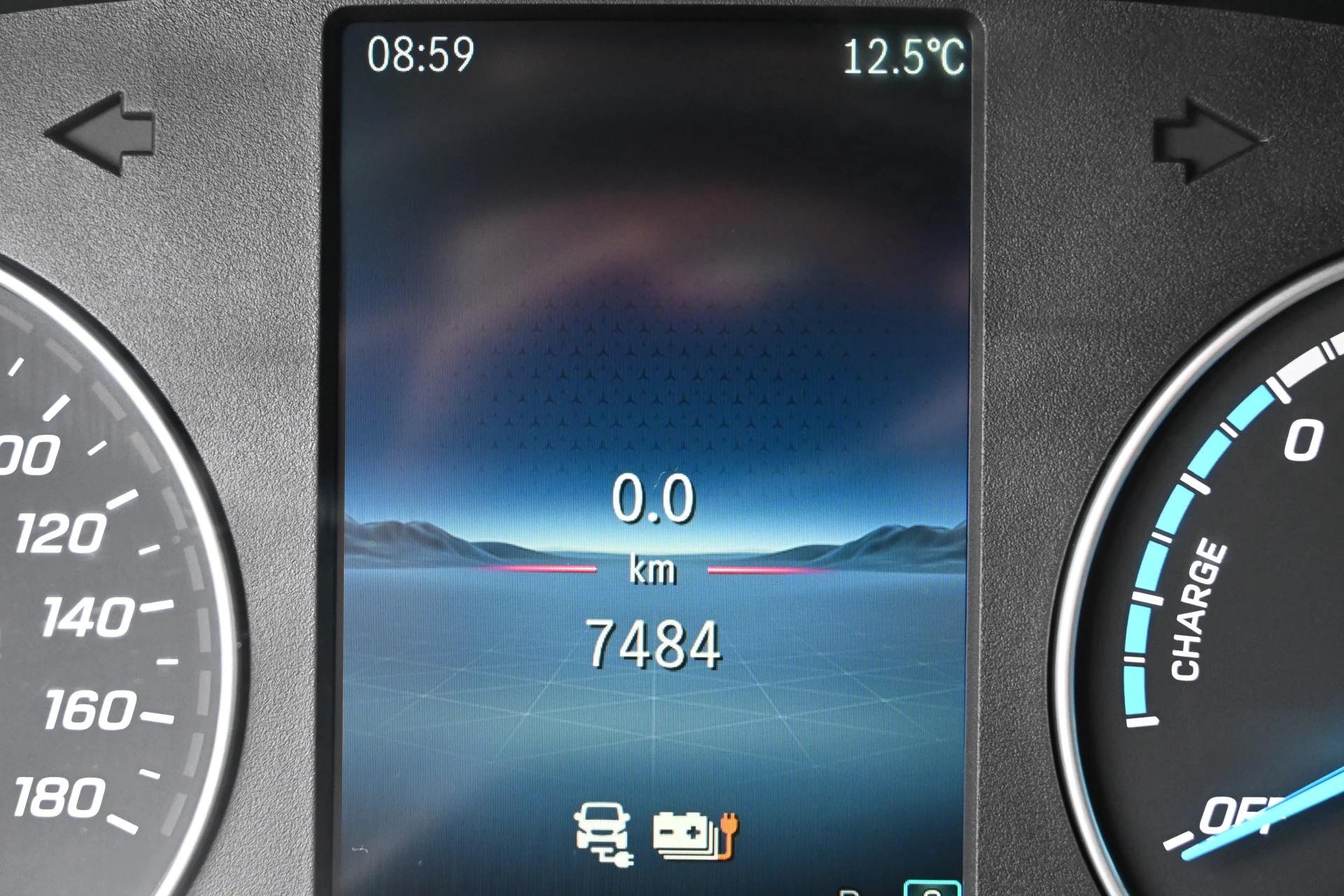 Mercedes-Benz eSprinter 2024 - 320 RWD L2H2 Select 81kWh obrázek 21