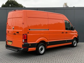 Volkswagen Crafter 2021 - 35 2.0 TDI 177 PK / VERKOCHT! / L3H3 / CAMERA / CRUISE / 3.5 TON TREKKEN / 3-ZITS / AIRCO / CARPLAY / GEVEERDE STOEL / 3500 KG AHG afbeelding 3 miniatuur