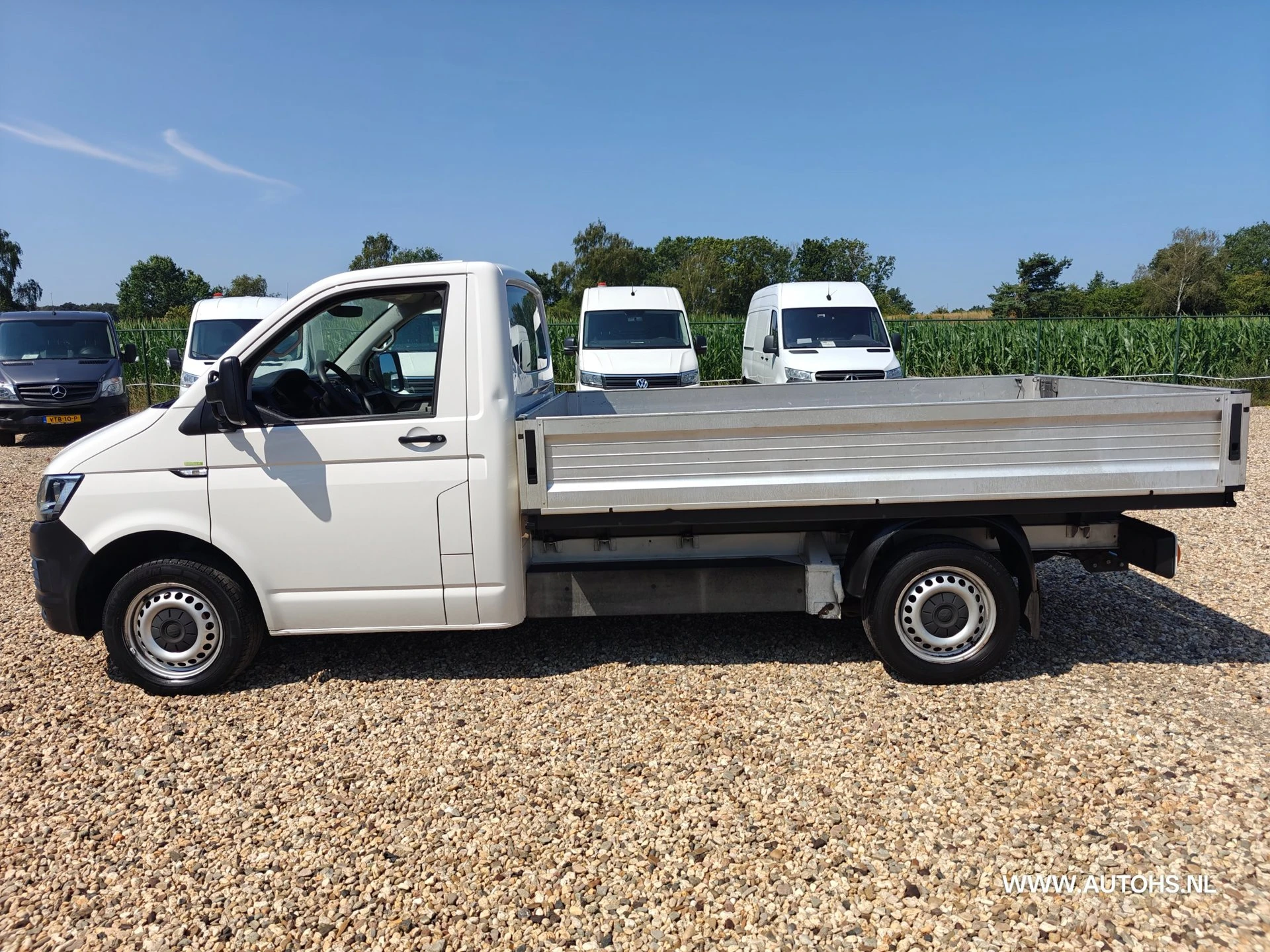 Volkswagen Transporter 2017 - 2.0 TDI L2H1 , EURO 6 , 150 PK , Airco , trekhaak, lengte bak 2.93 m. image 2