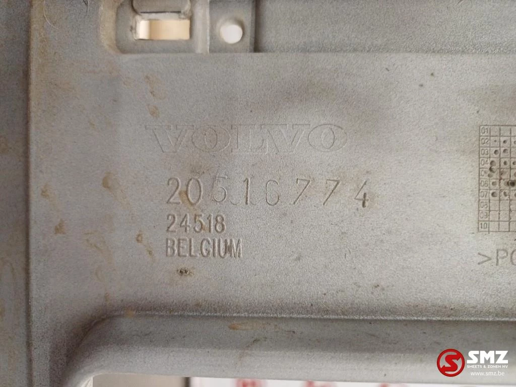 Volvo 2004 - Occ onderste radiatorgrille Volvo imagem 3