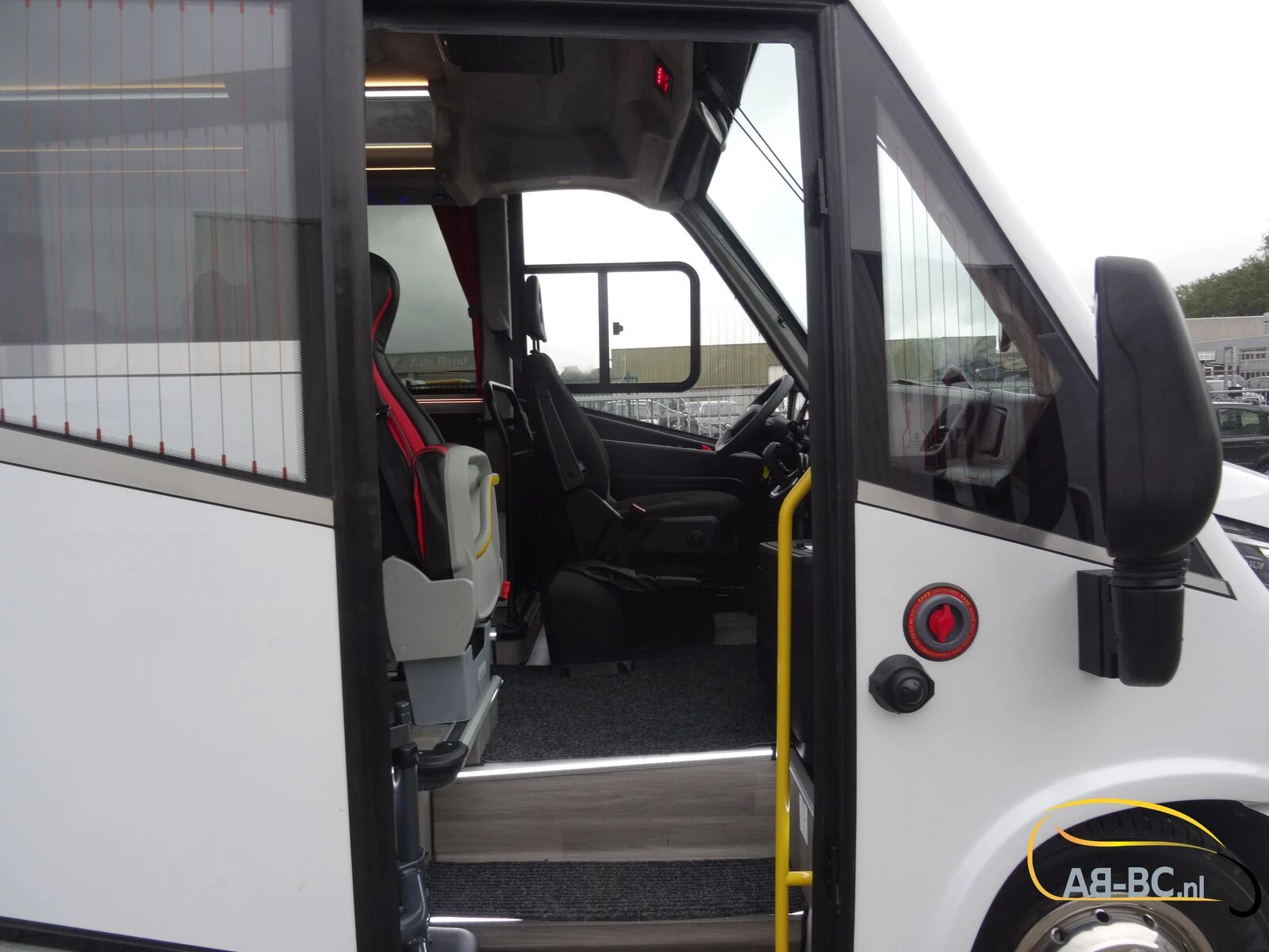 Iveco Aveuro Tourna 35 Seats EURO 6 2 Units Available afbeelding 32