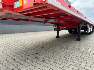 KAESSBOHRER N/A 2026 - new and unused Heavy-Duty flatbed / 690cm extendable / steering axle / lift axle / twistlocks / timberstakes / NL-trailer / APK: 04-2027 imagem 12