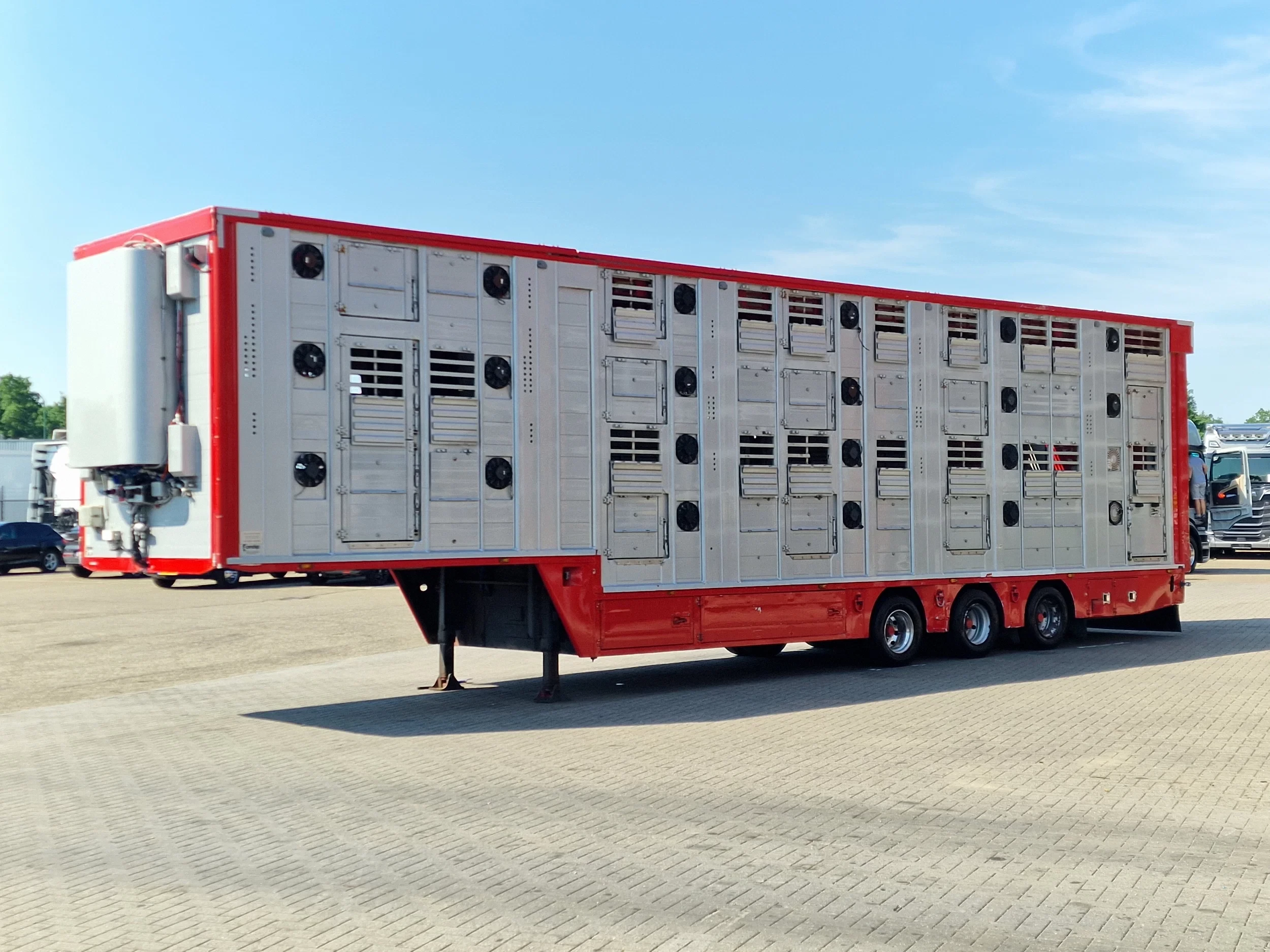 Finkl 2009 - SAV35 - 3/3 deck livestock - Ventilation - Lifting floors - Lifting roof obrázek 45