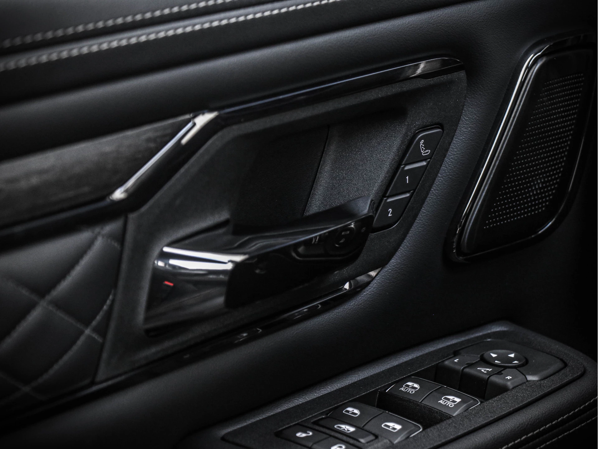 Dodge Ram 1500 2024 - Limited Night Hurricane | 3.0L High Output 540pk 4x4 Crew Cab obrázek 28
