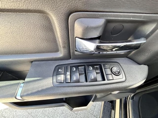 Dodge Ram 1500 2011 - 5.7 V8 Crew Cab sport Black edition imagen 12