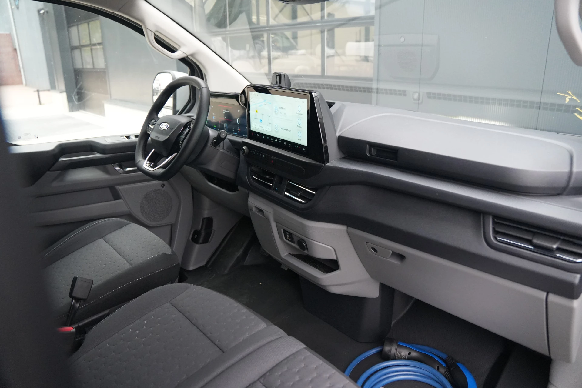 Ford E-Transit Custom 2026 - 340 L2H1 Limited 71 kWh 218pk - Trekhaak - ACC - B&O - Navi - Stoel/Stuurverwarming - 360 Camera - Blindspot - Rijklaar Bild 42