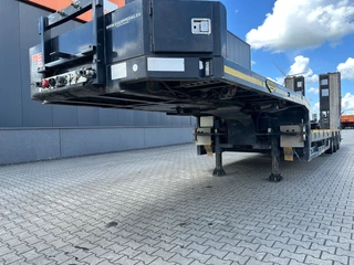 Broshuis N/A 2015 - 3ABSD Lowloader 3-axle / GVW: 53.000kg / Neck: 23.000kg / hydraulic steering + ramps + loading table / 4.60m extendable / winch / liftaxle immagine 16