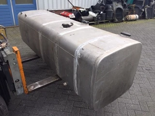 MAN N/A - 1100 LITER FUEL TANK 240X70X70 CM imagen 3