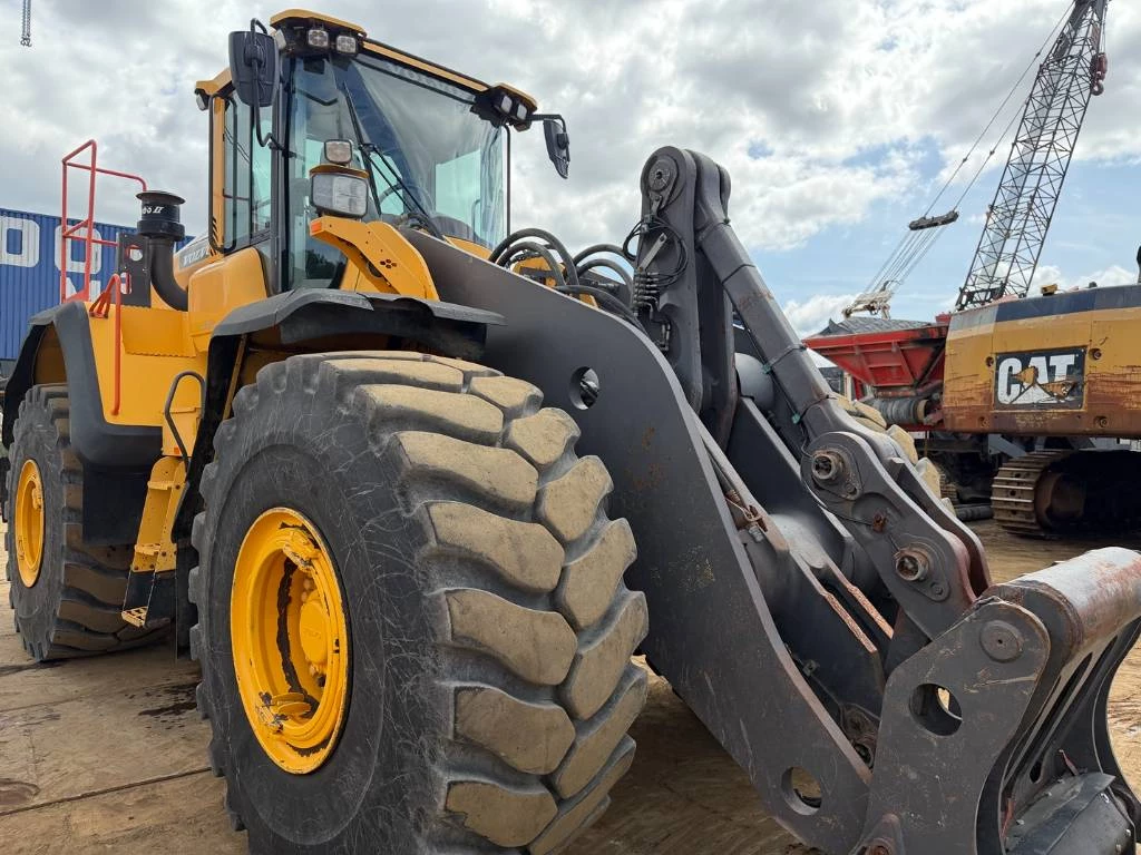 Volvo 2017 - L220H ( PERFECT CONDITION ) afbeelding 7