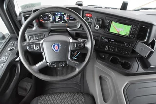 Scania P 2019 - P410 NGS 4x2NB - NEW TACHO - EURO 6 D - RETARDER - 566 TKM - FULL AIR/4 POINT REAR - PARK. AIRCO - ADR AT - BED - LED LIGHTS - obrazek 6