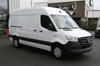 Mercedes-Benz eSprinter 2024 - 320 L2H2 RWD Pro 81kWh zdjecie 8