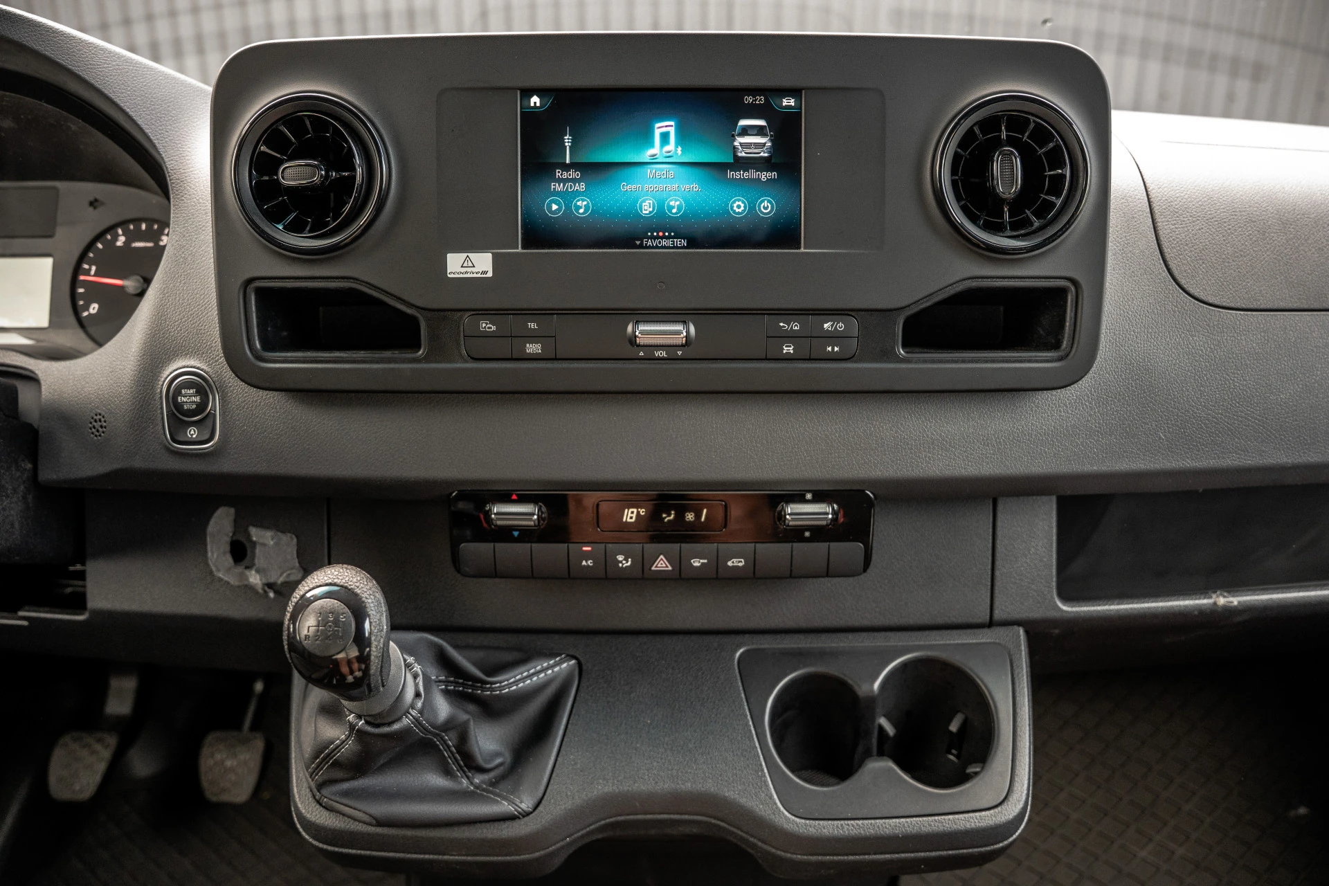 Mercedes-Benz Sprinter 2020 - 311 CDI RWD L2H2 | | Volledig Ingericht | Mbux | Camera | Climatronic afbeelding 24