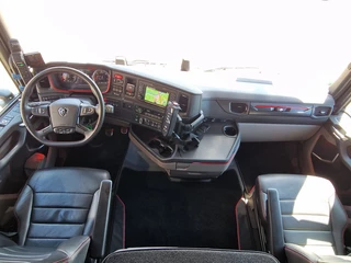 Scania S 2023 - 590S V8 NGS 6x4 - HIAB Multilift 24T + Box with Palfinger crane - Like new - Retarder - Full air - Leather obrazek 25
