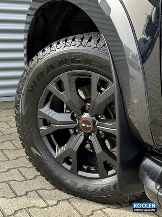 Isuzu D-Max 2024 - 1.9 D-MAX V-Cross immagine 8