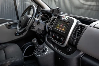 Renault Trafic 2019 - **1.6 dCi 120 | 9-Zits | 1e Eigenaar | Marge Incl. BPM | Camera | Cruise | Navi | Airco** afbeelding 2 miniatuur