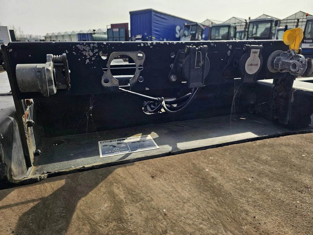 Fliegl SDS 350| LOWLOADER 20 FOOT CONTAINER CHASSIS | BPW DRUM. 2005 image 8