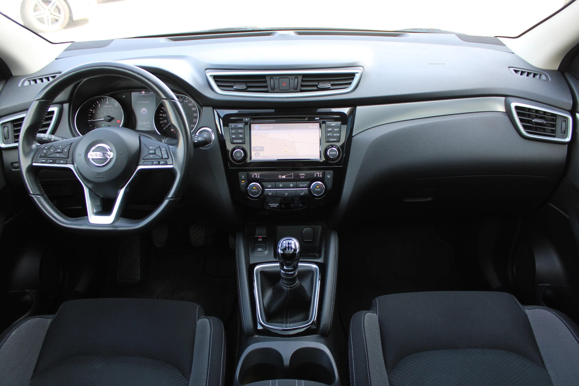 Nissan QASHQAI 2018 - 1.2 DIG-T N-Connecta PANORAMADAK NAVI 360-CAMERA TREKHAAK obrázek 2