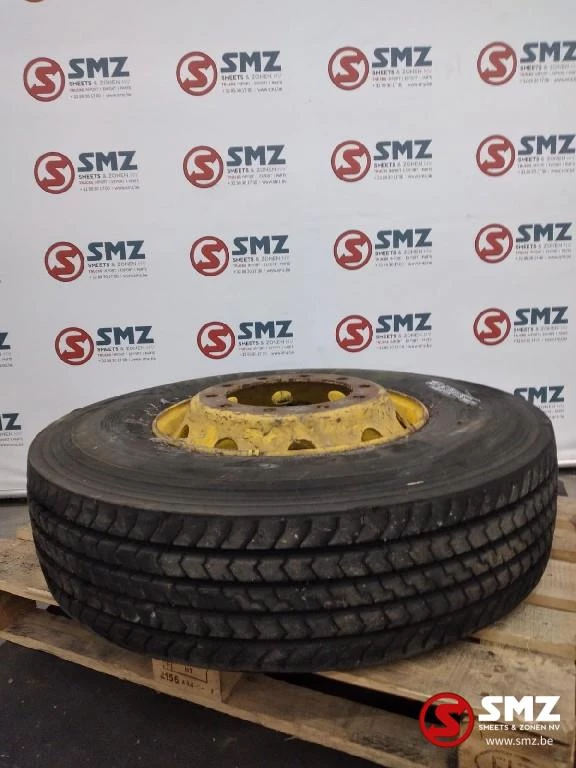 Bridgestone - Occ vrachtwagenband Bridgestone 12R22.5 zdjęcie 1