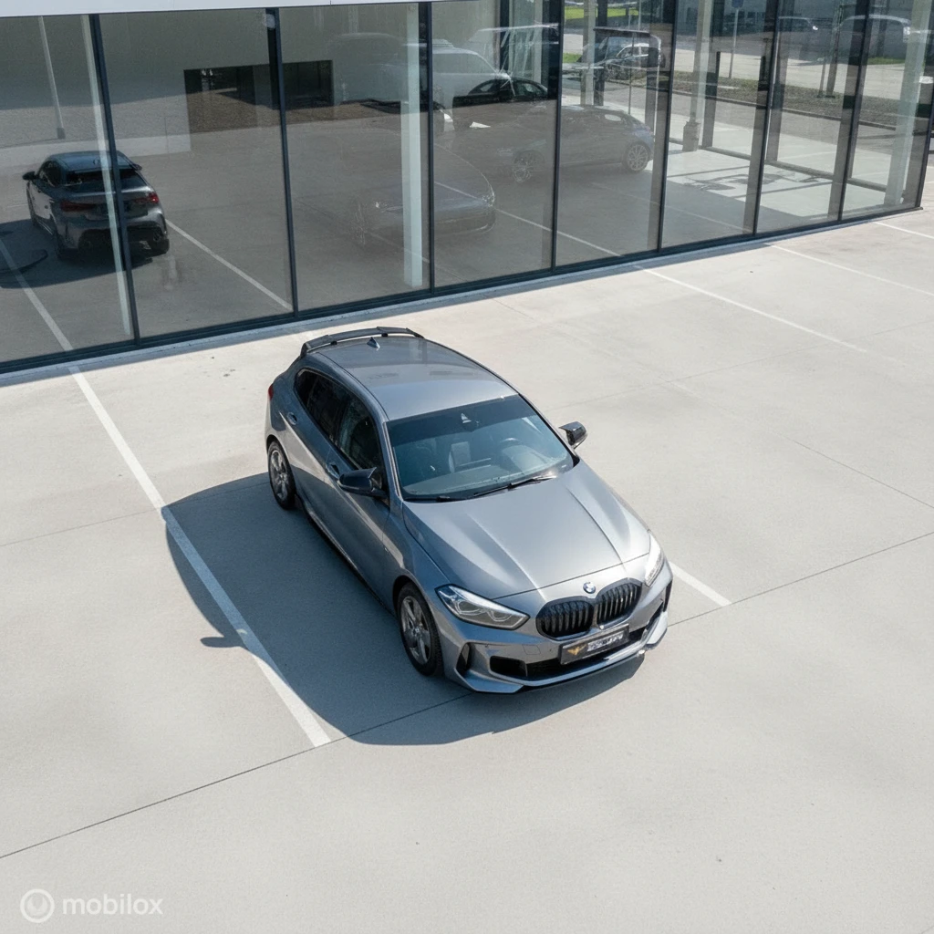 BMW 1 Serie 2022 - 118i M Sport Business | NAV | Camera| Automaat afbeelding 17