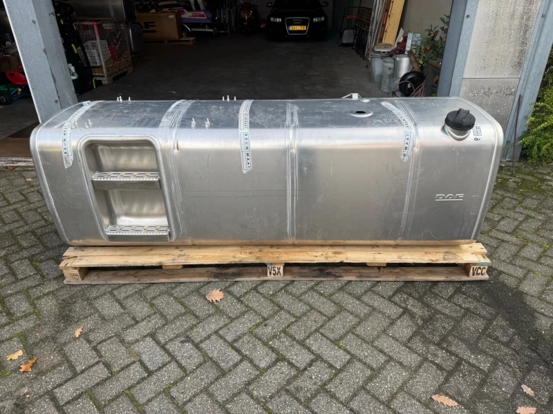 DAF 2024 - 2241596 950 LITER Bild 1