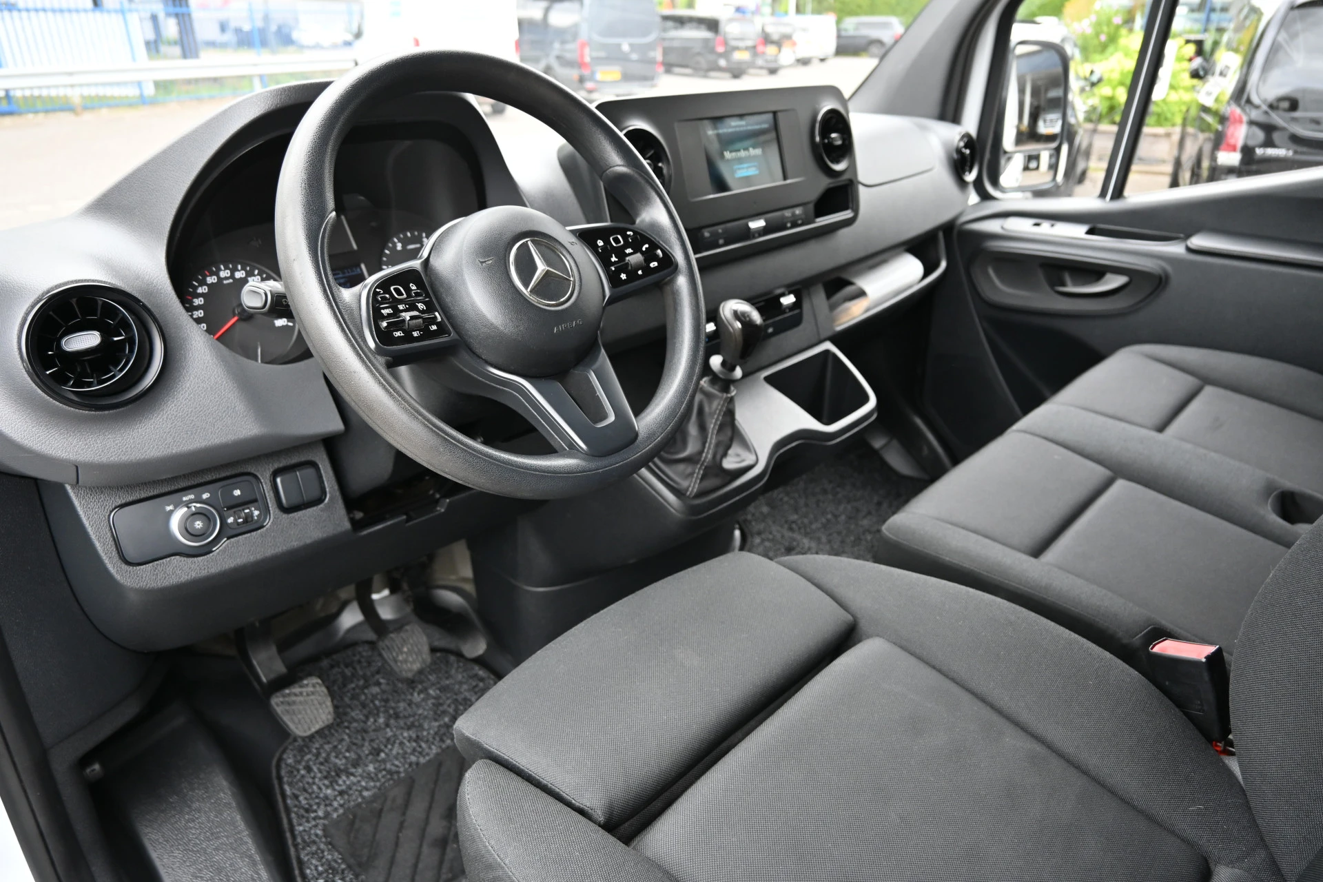 Mercedes-Benz Sprinter 2022 - 315 CDI L2H2 RWD obrázek 5