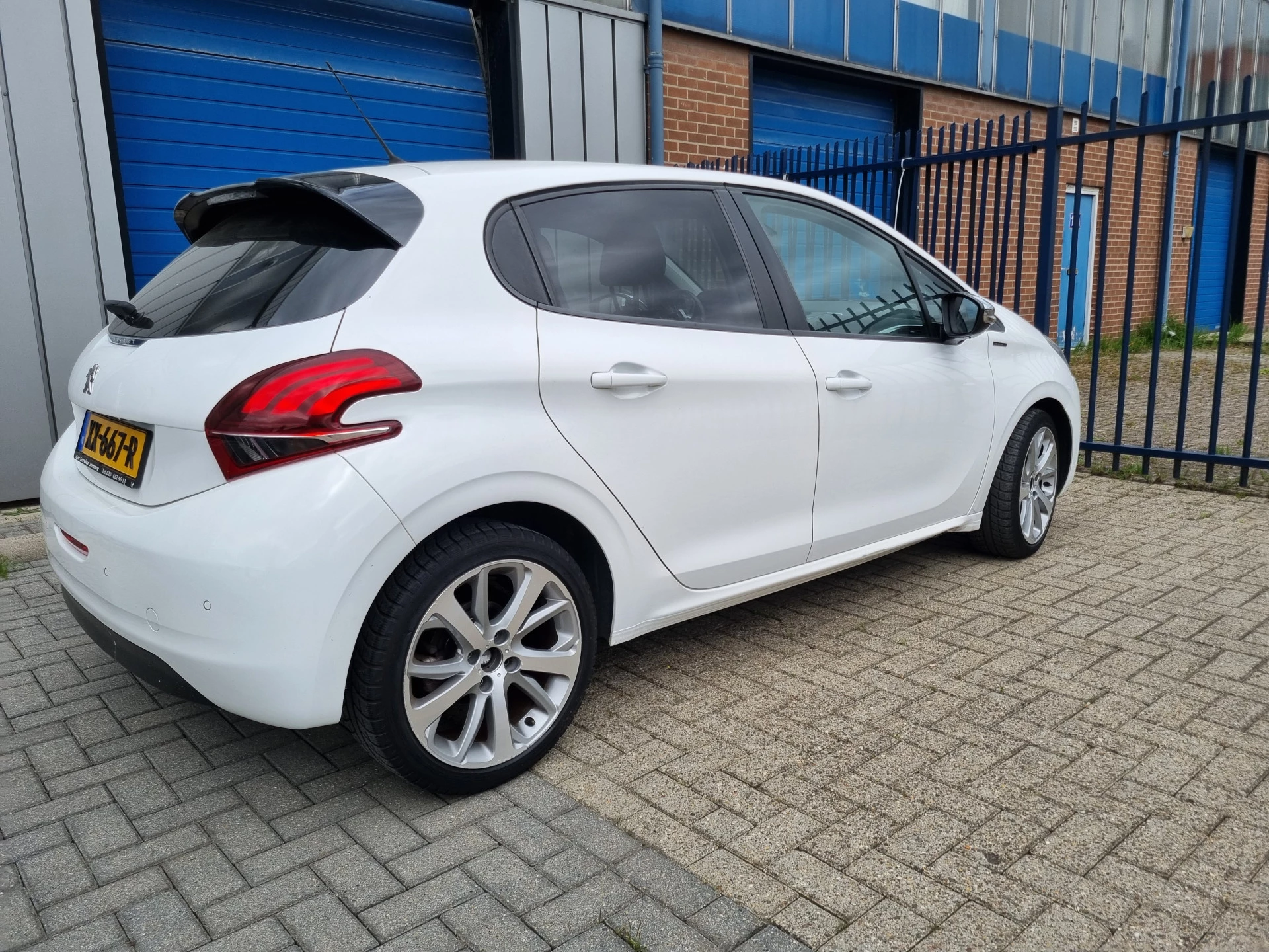 Peugeot 208 2019 - 1.2 PureTech Signature automaat afbeelding 4
