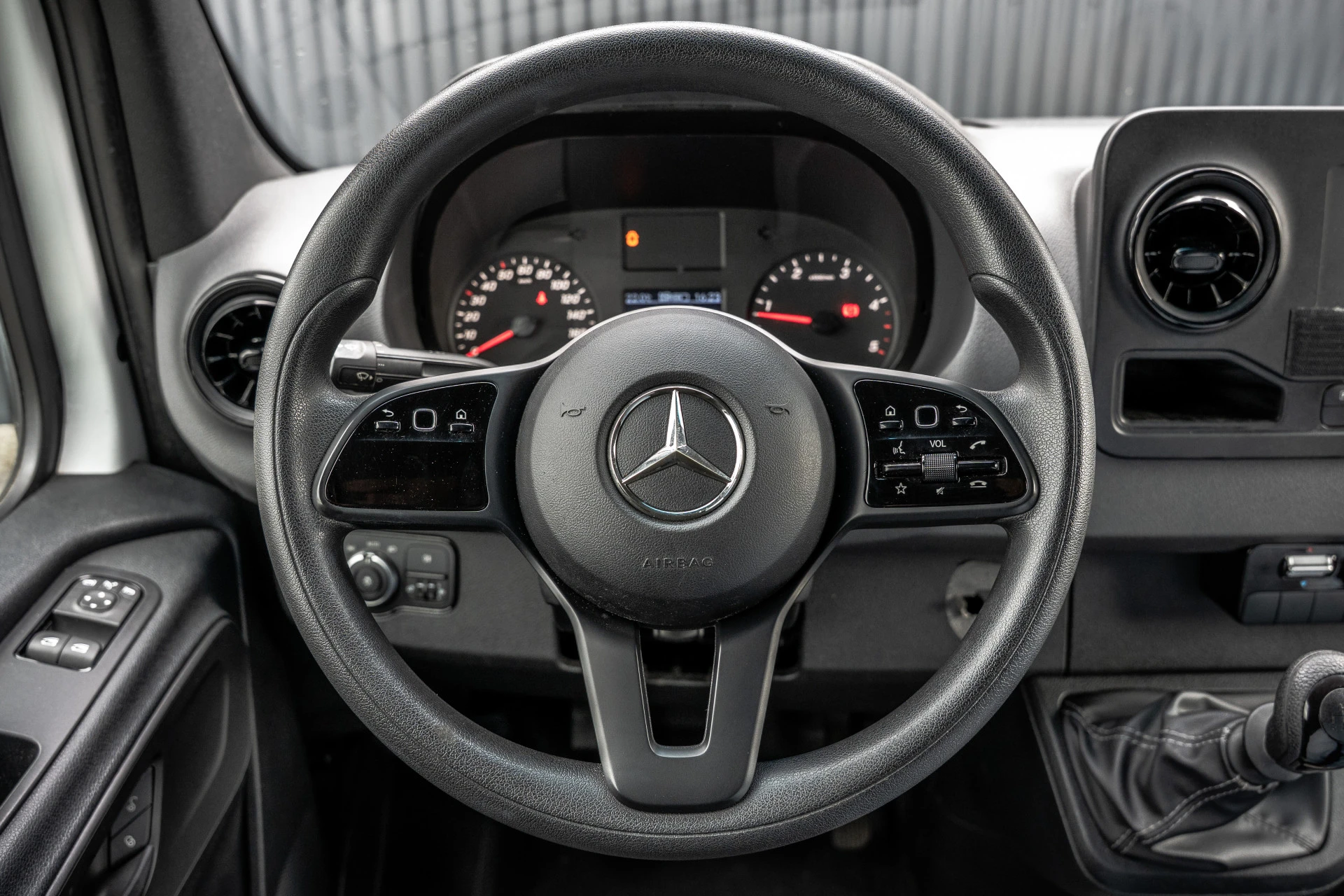 Mercedes-Benz Sprinter 2020 - 311 CDI RWD L2H2 | Volledig Ingericht | Mbux | Camera | Navi | Climatronic image 17