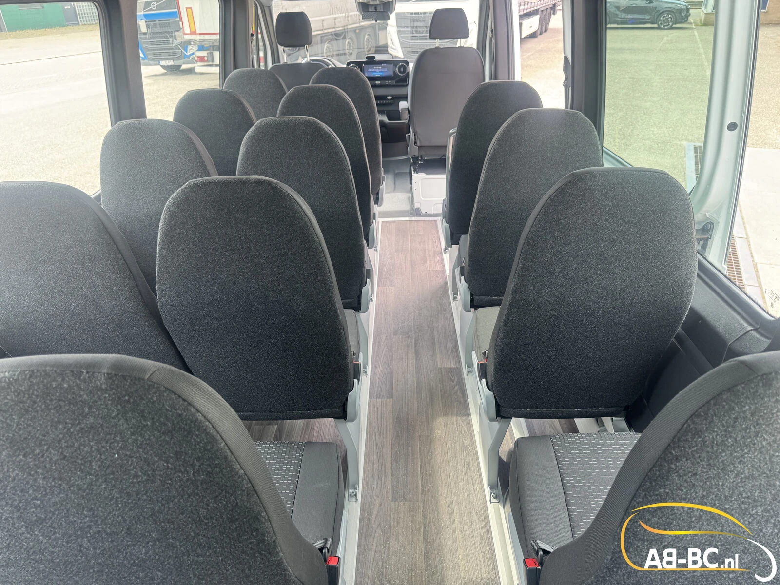 Mercedes-Benz Sprinter 2026 - Transfer 45, 23 Seats, Euro 6 image 47