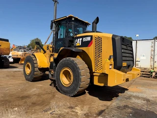 Cat 2015 - 950 M image 3 thumbnail