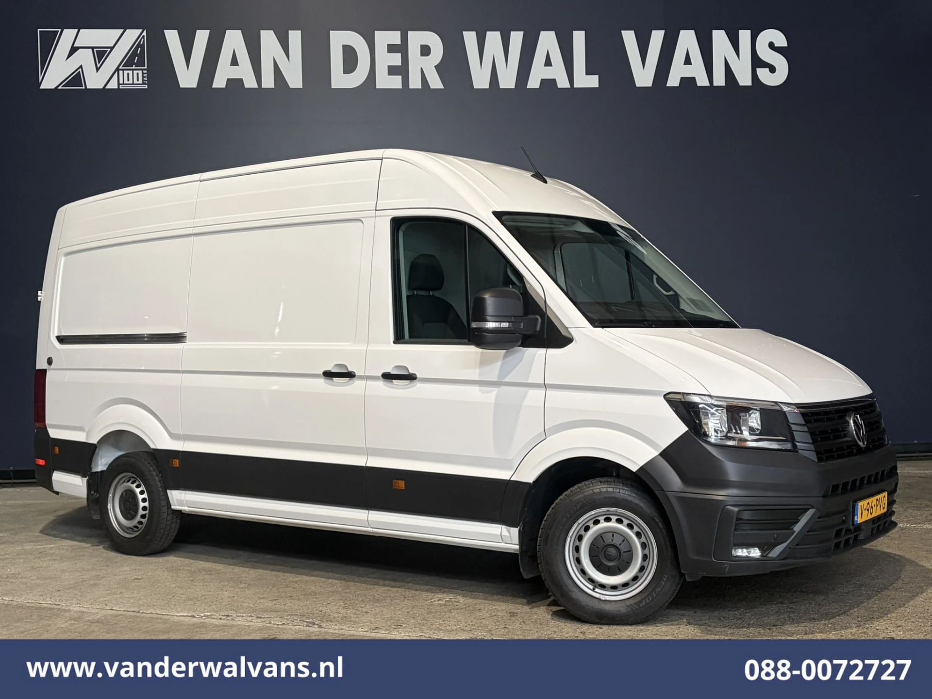 Volkswagen Crafter 2021 - 2.0 TDI 141pk L3H3 L2H2 Euro6 Airco | Navigatie | Apple Carplay | Chauffeursstoel afbeelding 1
