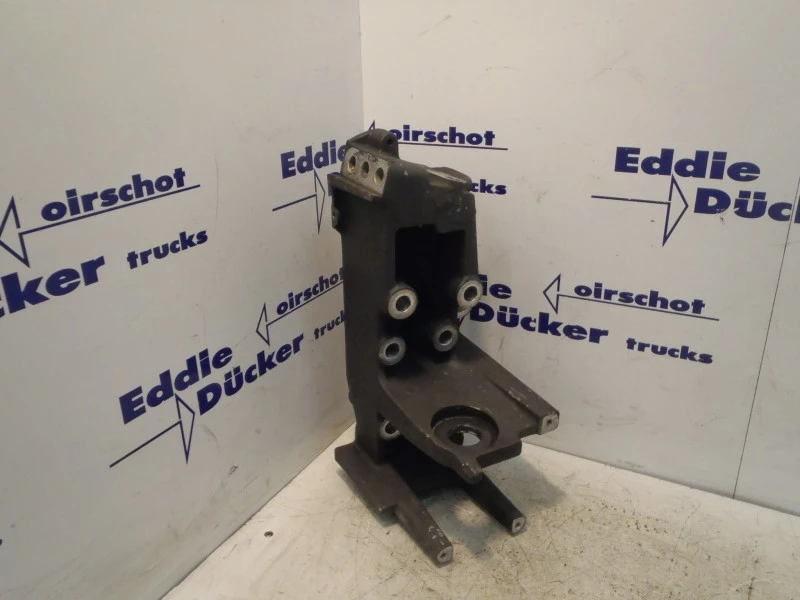 DAF - 1456930 BUMPER SUPPORT LEFT afbeelding 1
