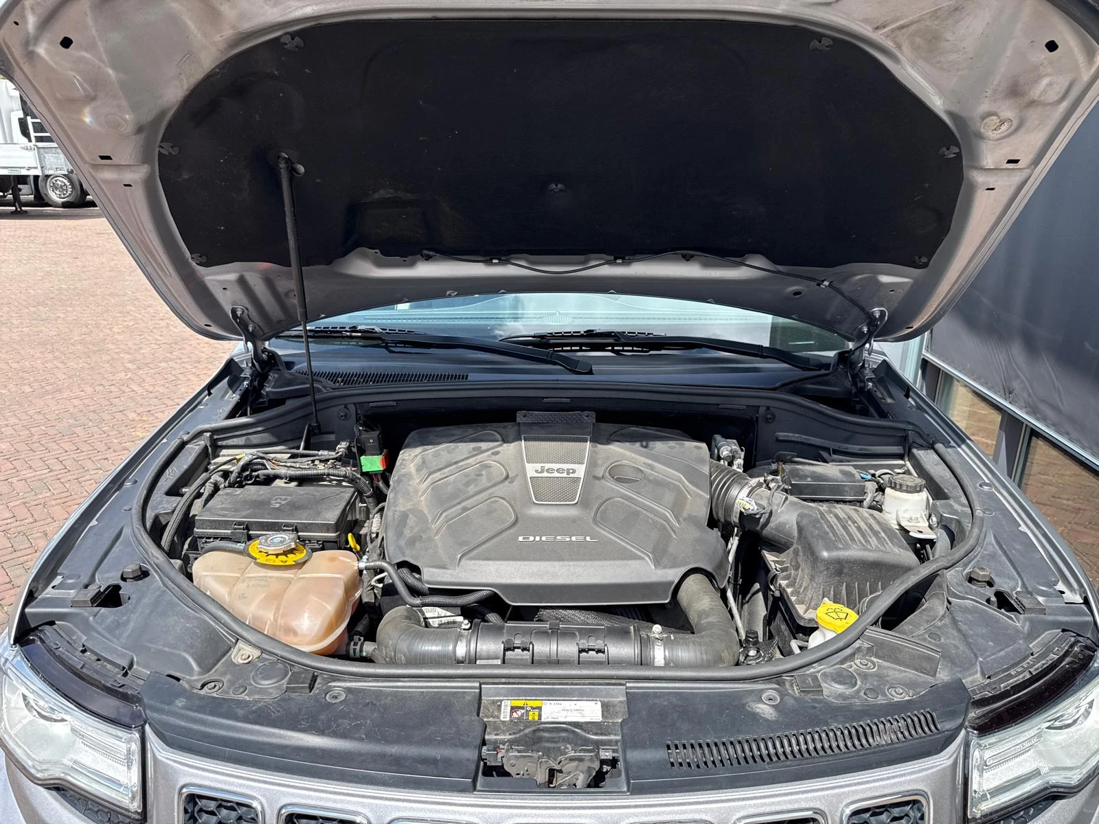 Jeep Grand Cherokee 2014 - 3.0 V6 CRD Overland 4x4 Grijskenteken Pano Luchtvering Stoelverwarm/verkoel. Leer Trekhaak afbeelding 31