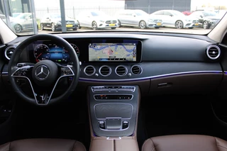 Mercedes-Benz E-Class 2021 - 300e Luxury Line LEDER MEMORY PANORAMADAK BURMESTER DISTRONIC 360-CAMERA HEAD-UP KEY-LESS GO obrazek 2