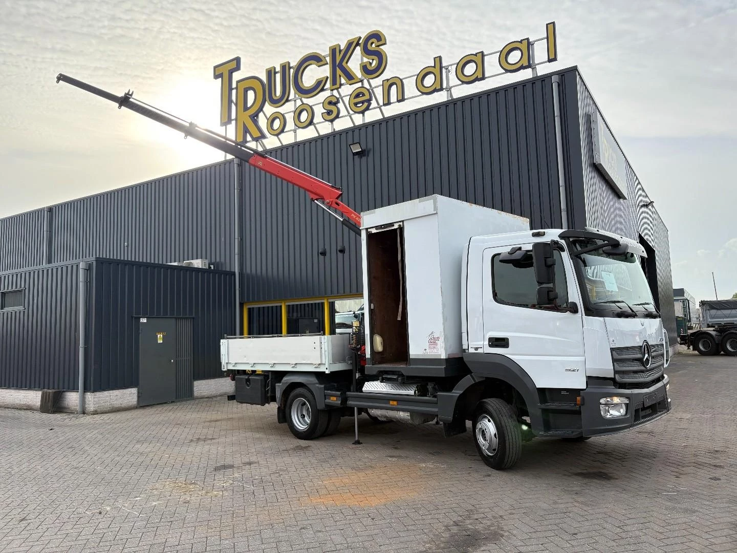 Mercedes-Benz Atego 2014 imagem 1