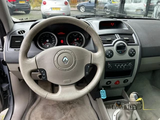 Renault Mégane 2006 - Coupé-Cabriolet 2.0-16V Privilège Luxe immagine 4