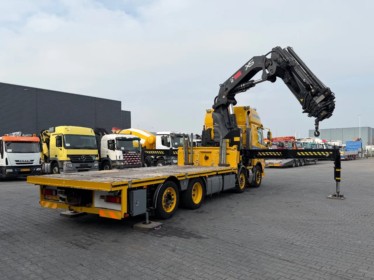 DAF CF 85.460 2009 - 8x2 + Hiab 600E-7 Hipro Bild 4