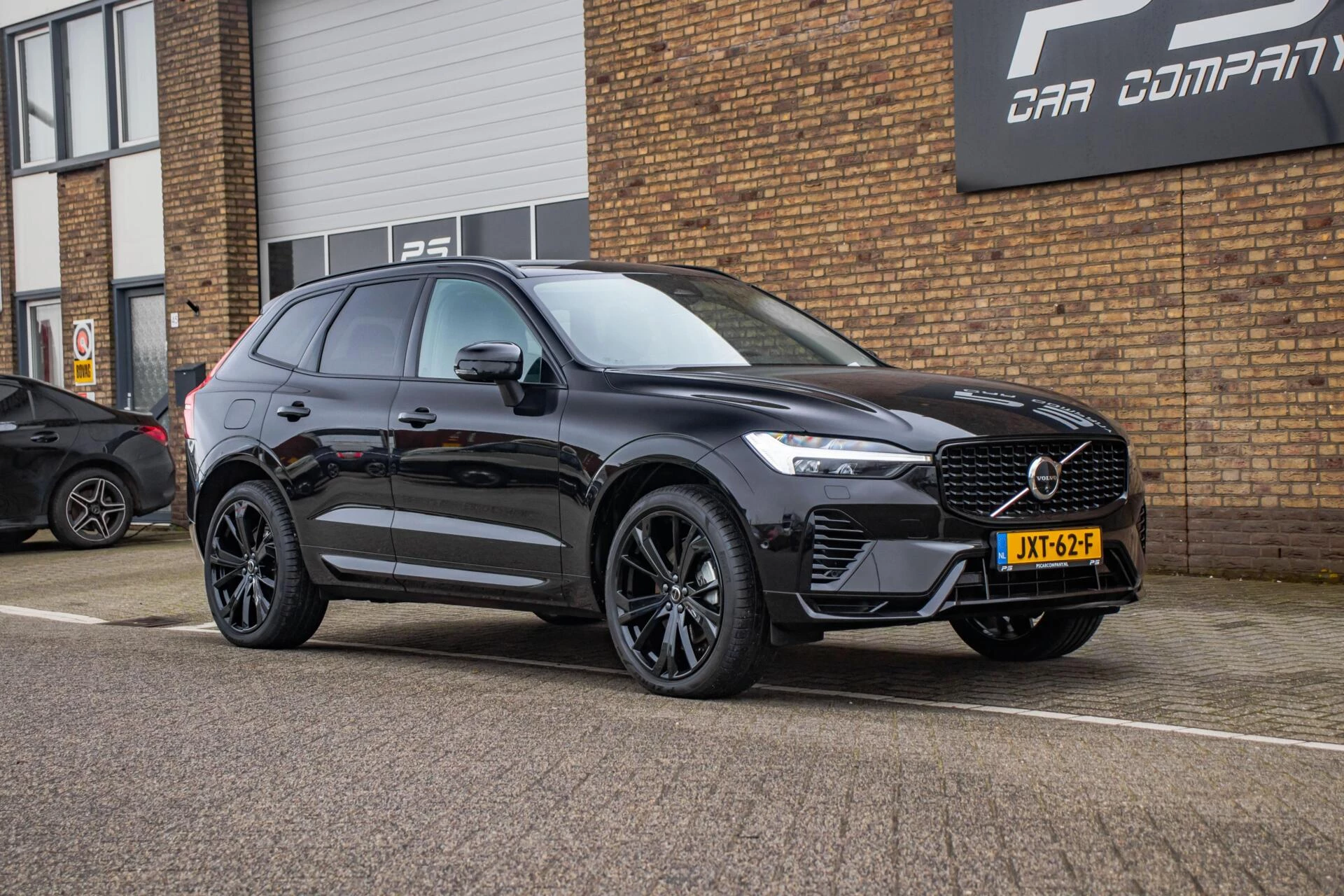 Volvo XC60 2024 - 2.0 T6 Plug-in hyb.AWD Ultra Dark, BTW, Pano, H&K obrázek 8