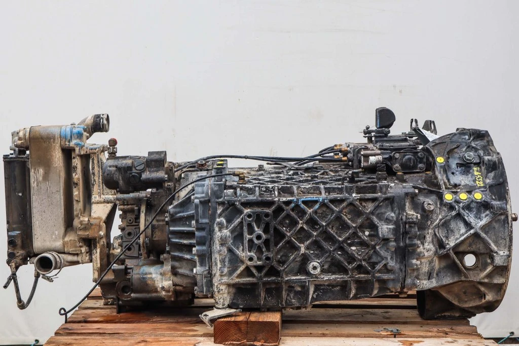 ZF 2014 - 16S2321DD TGS 8X4 81.32004-6314 afbeelding 1